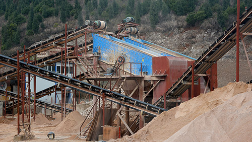 振動篩現場作業(ye) 