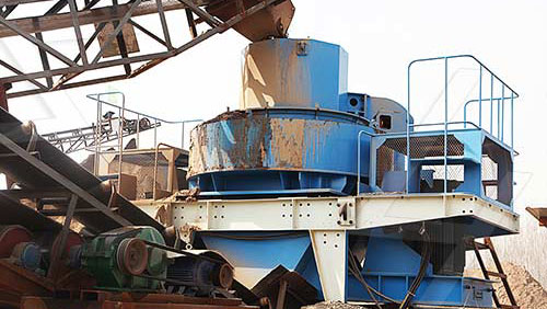 衝(chong) 擊式破碎機工作現場