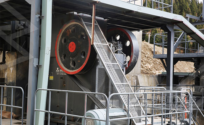 C6X係列顎式破碎機圖片